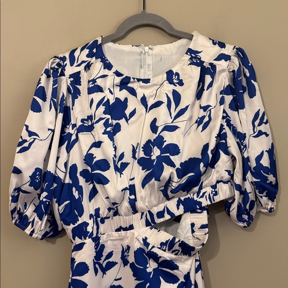 Petal & Pup Aminah Puff Sleeve Maxi Dress, Blue Floral, Size M (10) - Picture 7 of 12